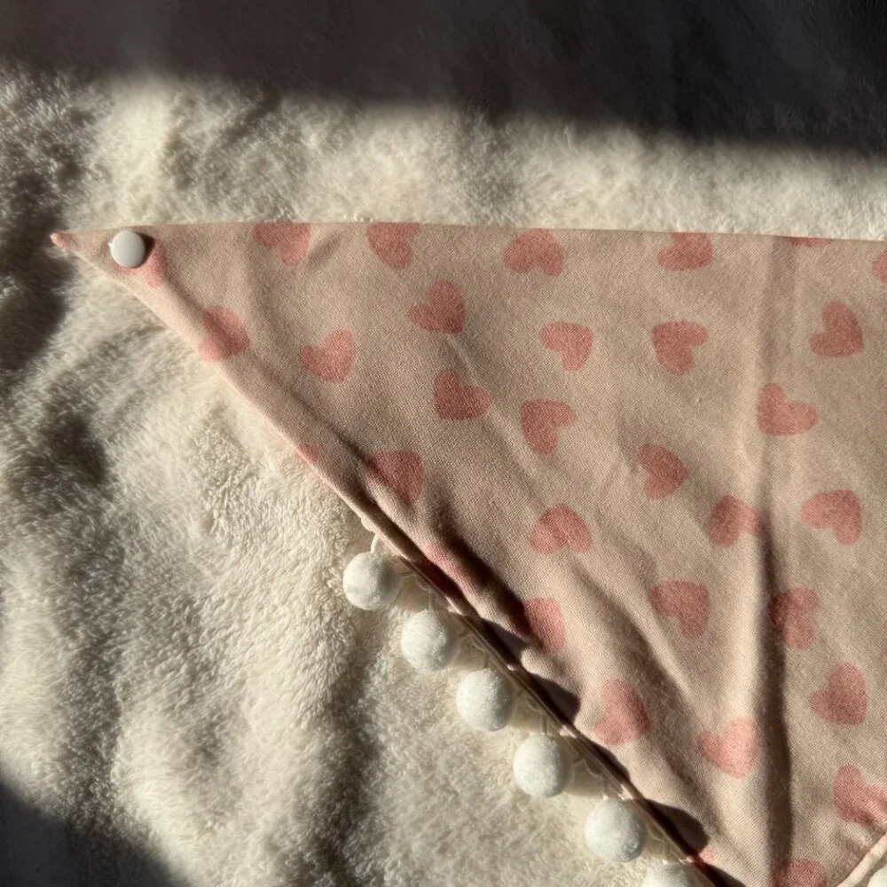 NWT Loic by Design Heart Pattern Dog Bandana with Poms Valentine's Day, Pink, M